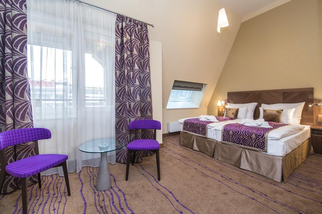 Merchants Crown Suites And Spa Praga Zewnętrze zdjęcie