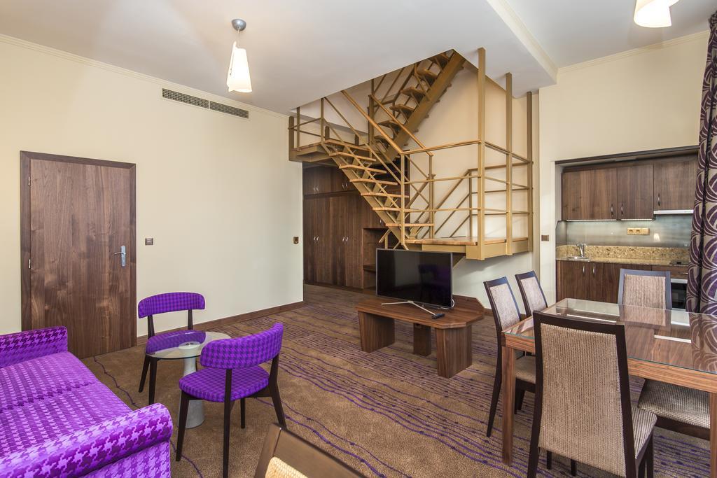 Merchants Crown Suites And Spa Praga Zewnętrze zdjęcie A typical apartment