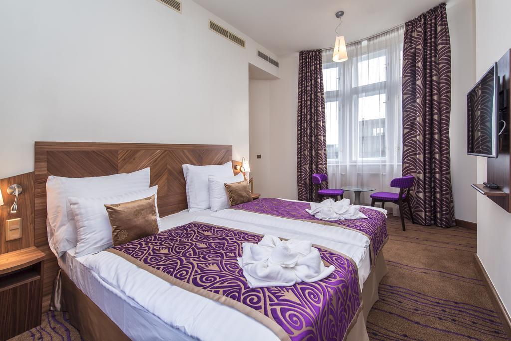 Merchants Crown Suites And Spa Praga Zewnętrze zdjęcie
