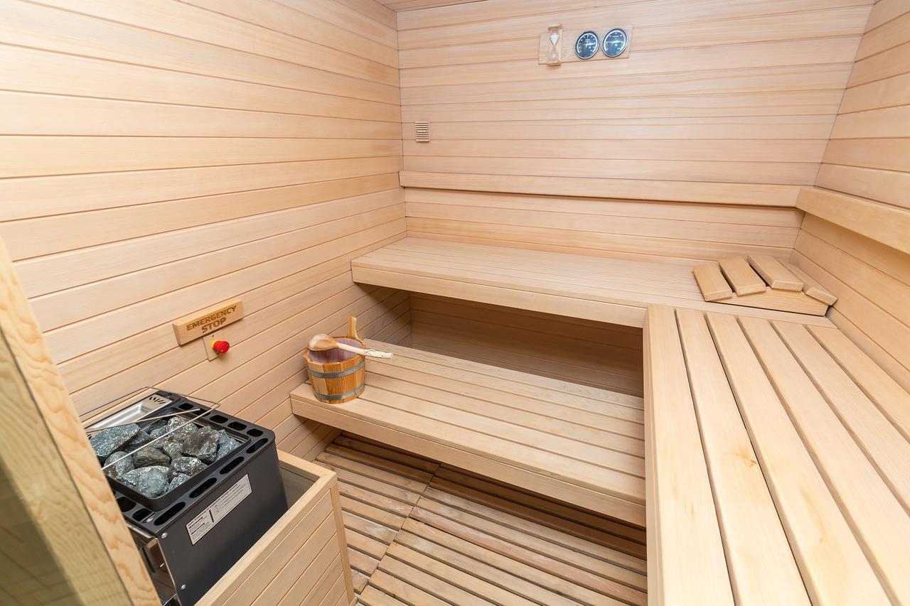 Merchants Crown Suites And Spa Praga Zewnętrze zdjęcie A Finnish sauna