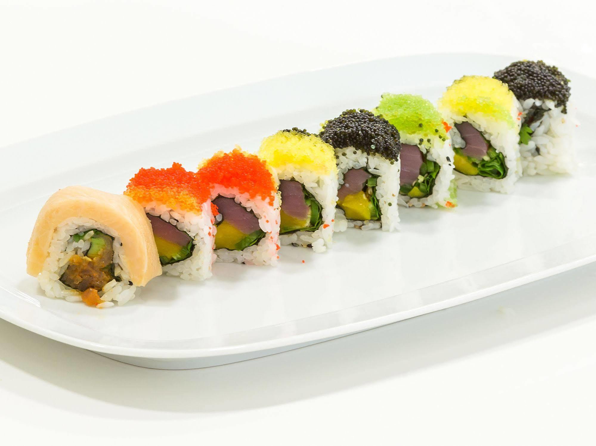 Merchants Crown Suites And Spa Praga Zewnętrze zdjęcie A sushi roll
