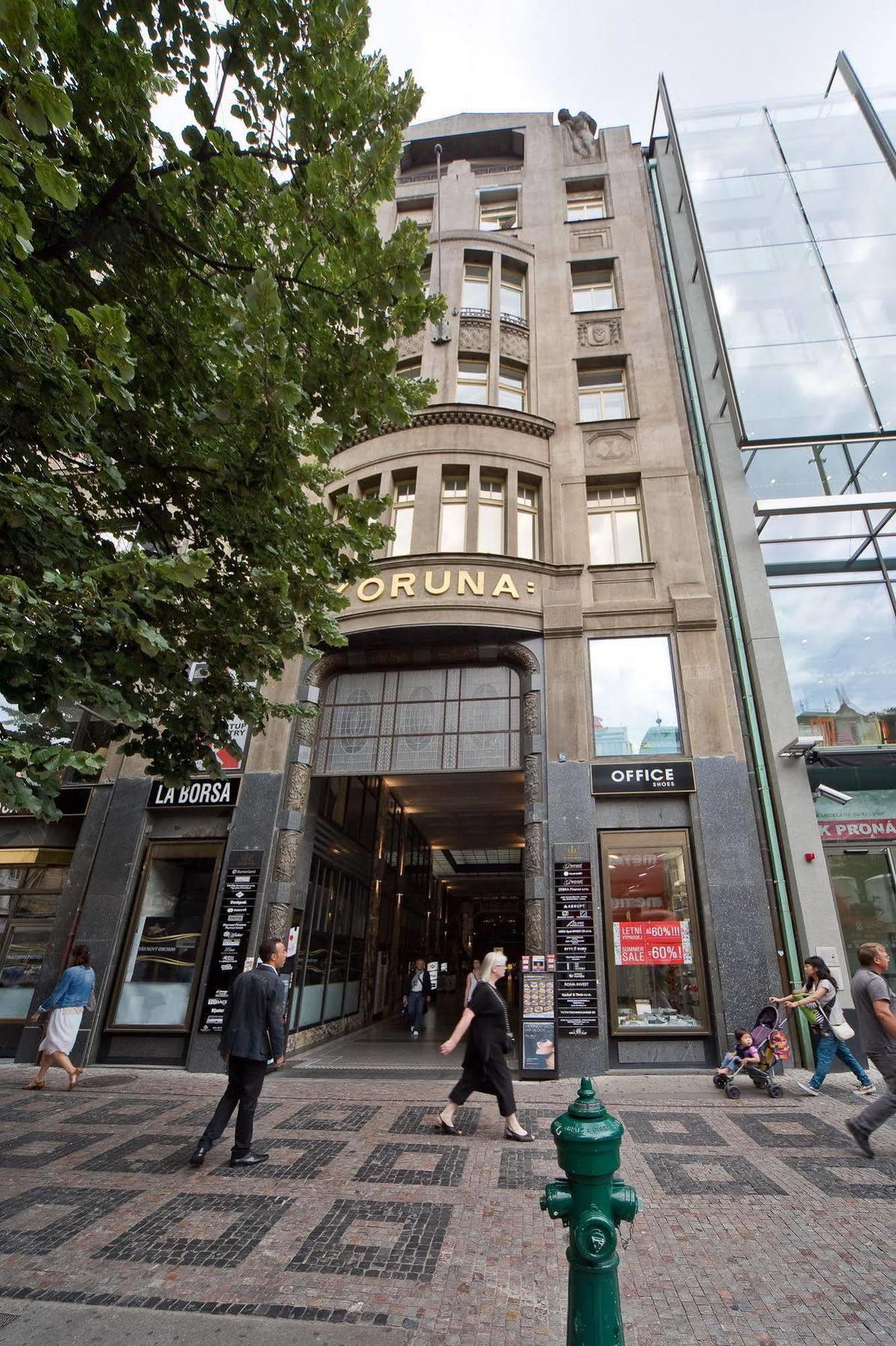 Merchants Crown Suites And Spa Praga Zewnętrze zdjęcie The Brussels Stock Exchange