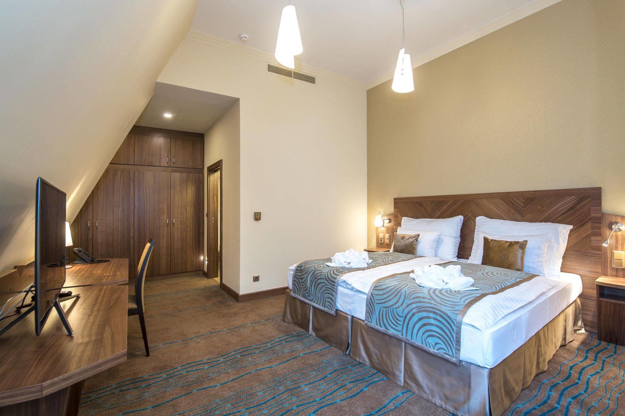 Merchants Crown Suites And Spa Praga Zewnętrze zdjęcie A room at the hotel
